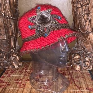 Decorative knitted hat cranberry colored lined good cond large size